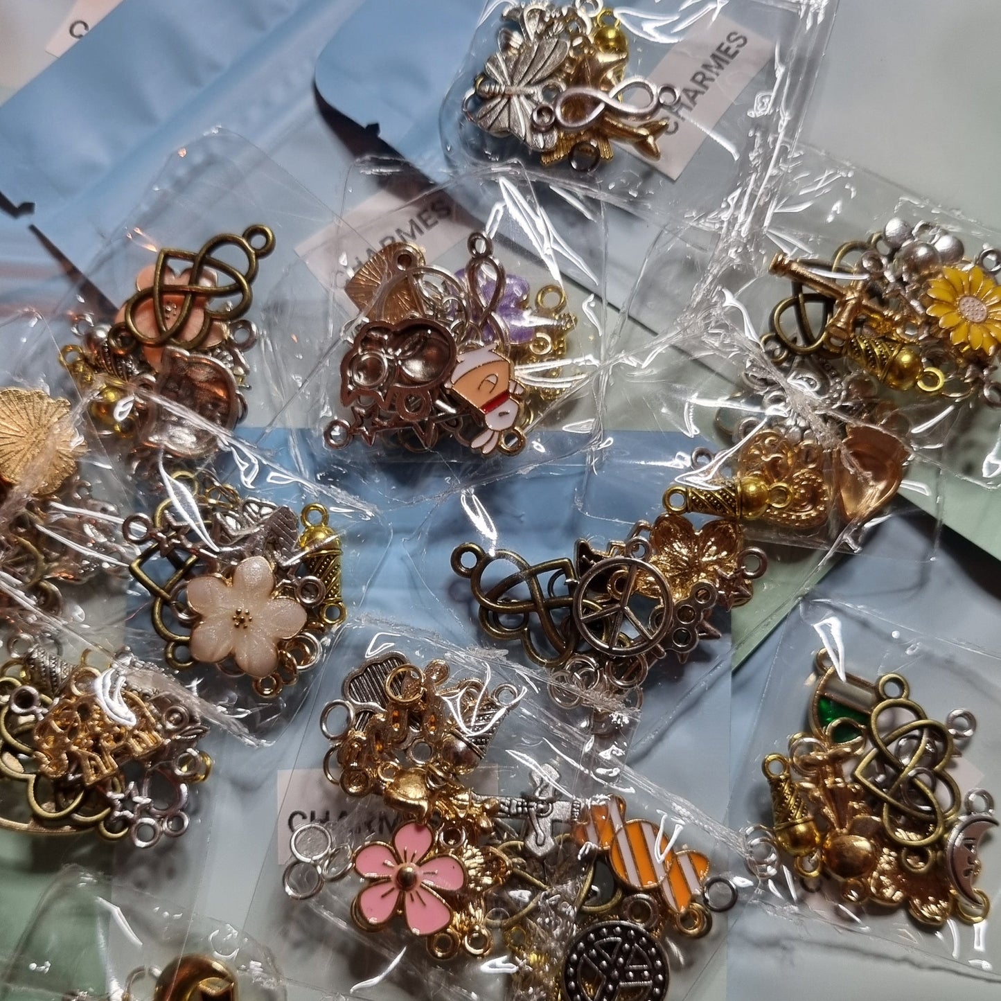Charmes & Breloques Mystères